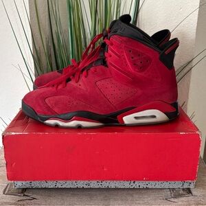 Air Jordan 6 Retro Toro Bravo Sneakers